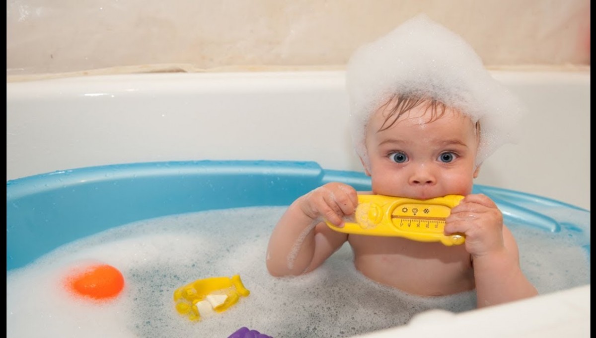 ΜΩΡΌ : Το Καθημερινό Μπάνιο του Μωρού